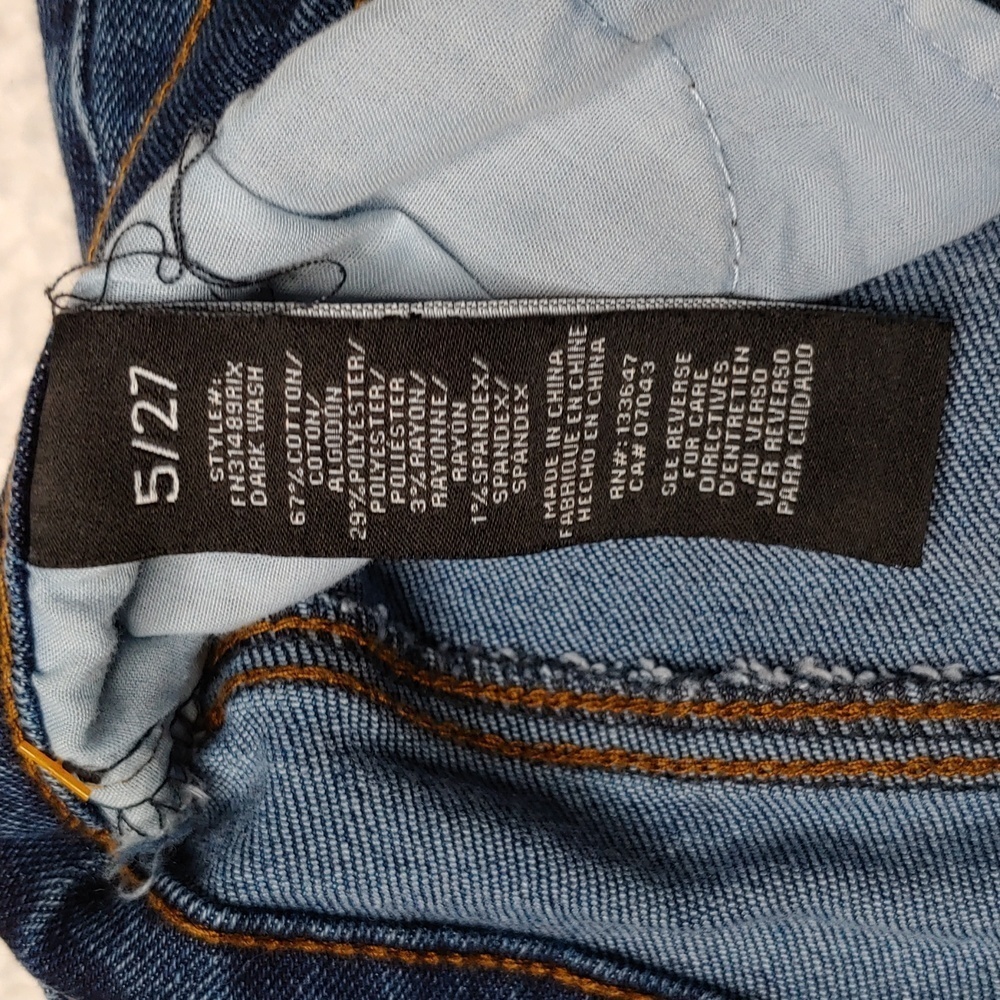 Fashion Nova Jean Shorts Size 5/27 Mid Rise - Picture 4 of 9